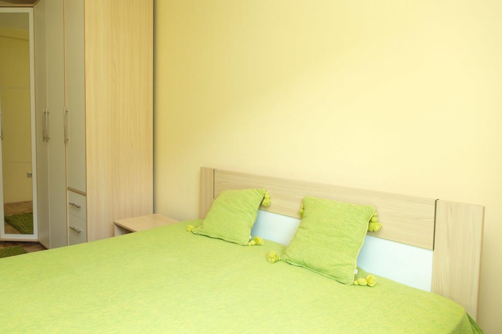 Apartman Ivana Lägenhet Novi Sad Exteriör bild