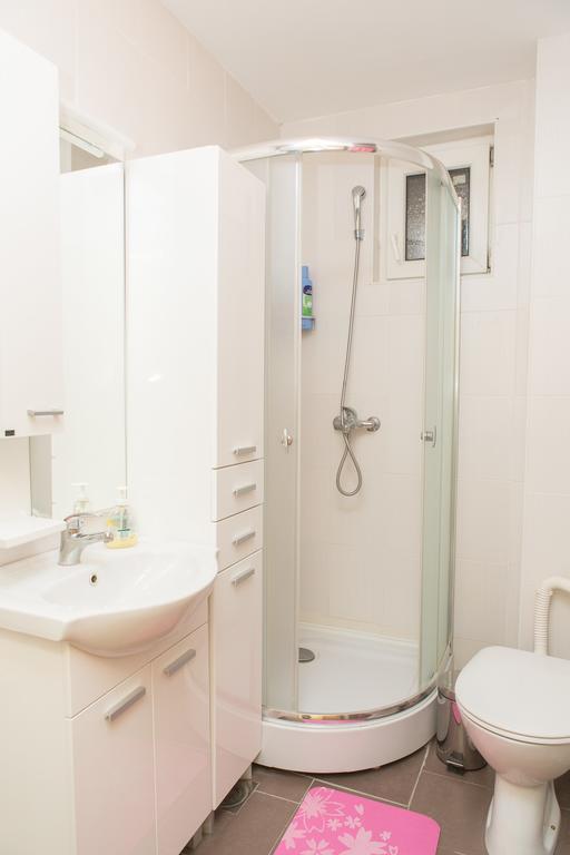 Apartman Ivana Lägenhet Novi Sad Exteriör bild